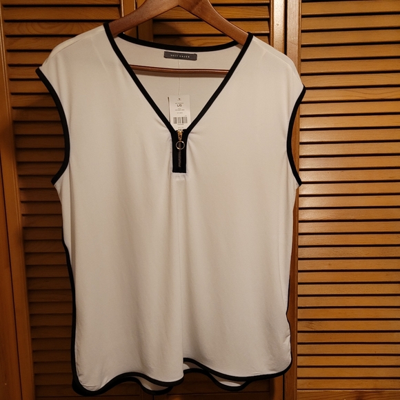 Suzy Shier White & Black Sleeveless Zip-Up Tank - Picture 6 of 7